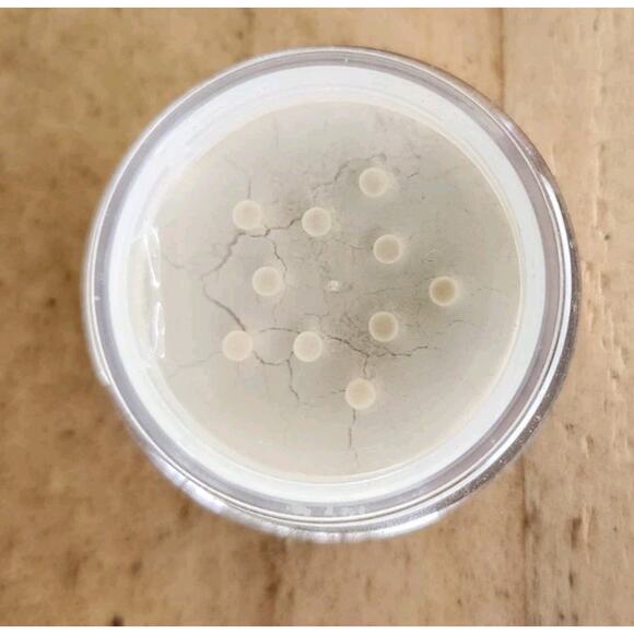 KVD Kat Von D Lock-It Setting Powder in Translucent .049 oz Travel Size Sealed - Picture 3 of 3